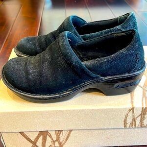 B O C by Born Clog US 7.5 M, Navy Metallic
